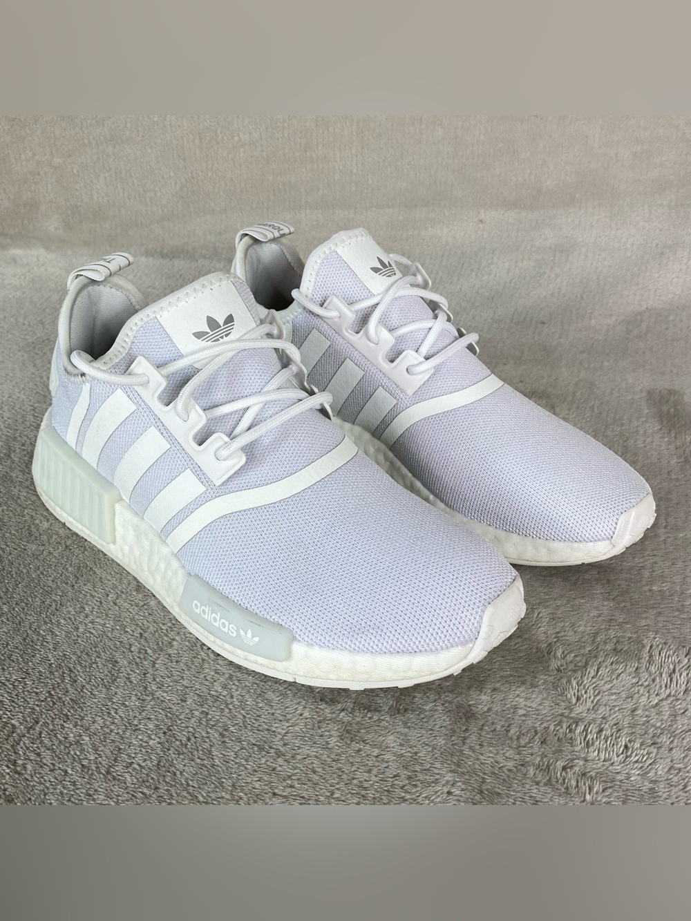 adidas NMD_R1 Primeblue GX8313 Womens Size 8 Cloud White Running Shoes Sneakers